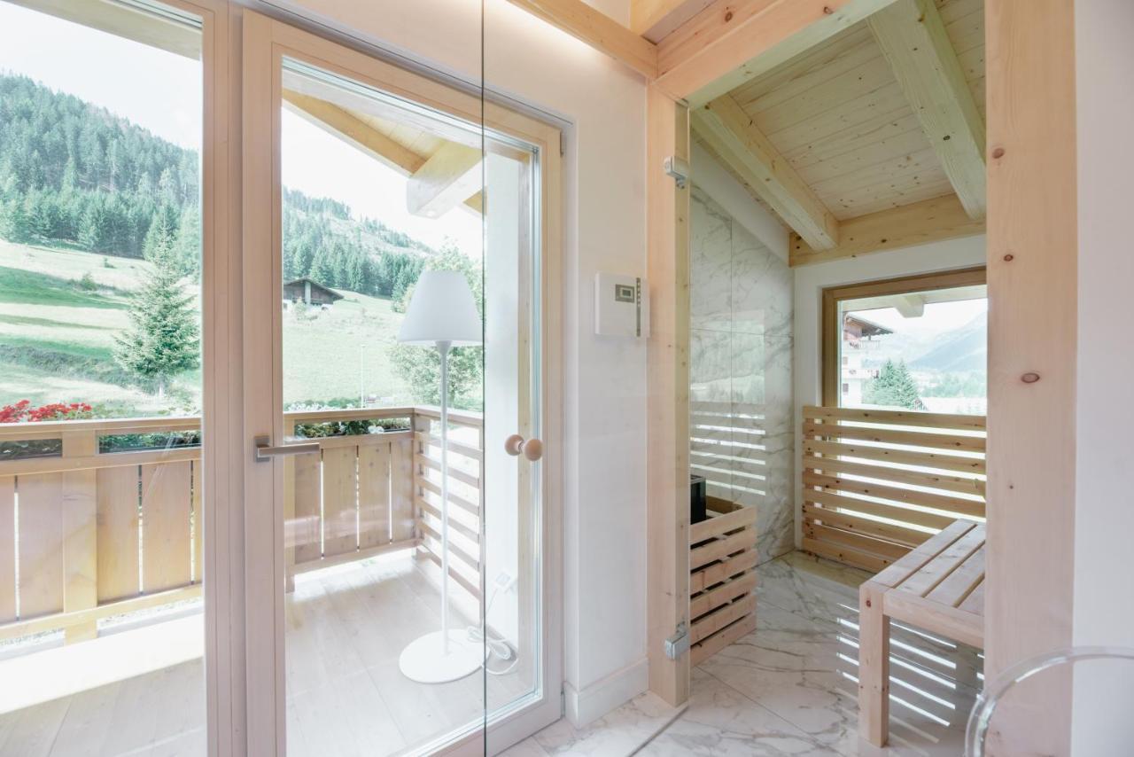 Garnì Aurora Bed&Breakfast Soraga di Fassa Exterior foto