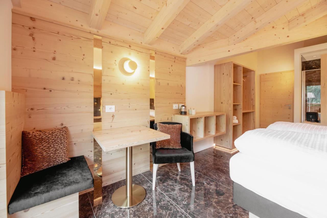 Garnì Aurora Bed&Breakfast Soraga di Fassa Exterior foto