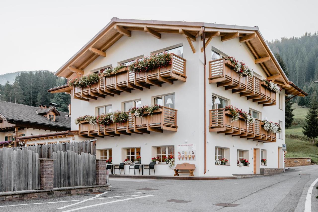 Garnì Aurora Bed&Breakfast Soraga di Fassa Exterior foto
