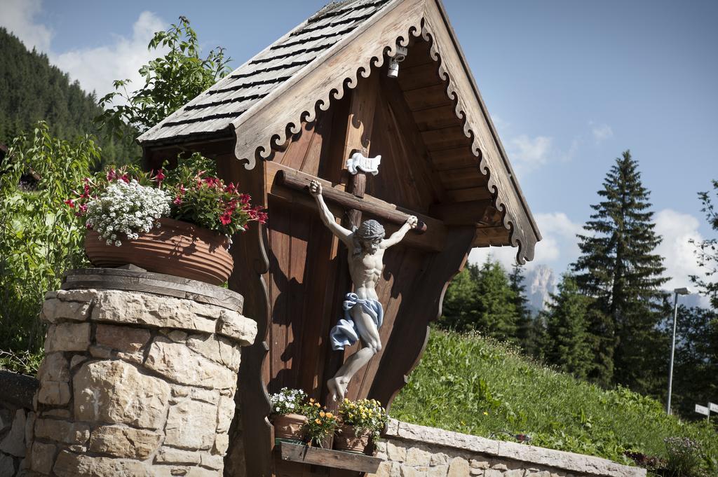 Garnì Aurora Bed&Breakfast Soraga di Fassa Exterior foto